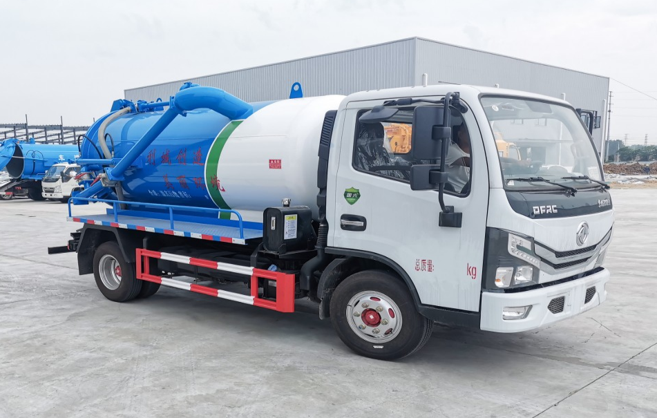 Вакуумный ассенизационный автомобиль бренда Qidongfang