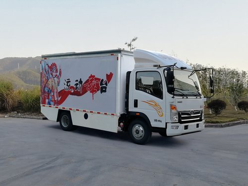 передвижная сцена на автомобиле