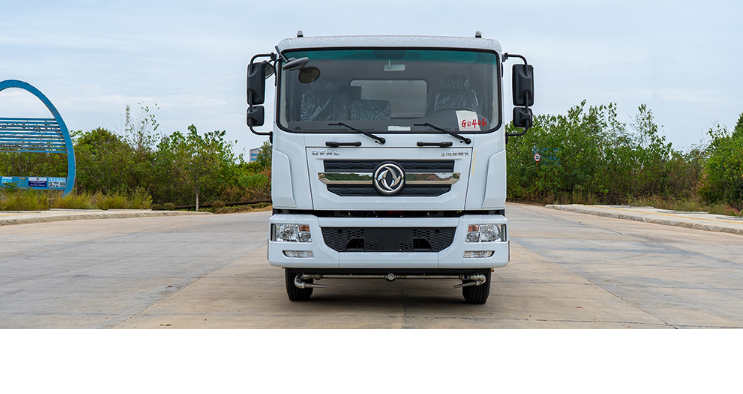 Поливочная машина Dongfeng D9