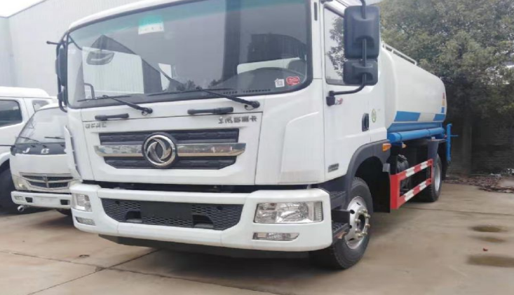 Цинхай Синин Dongfeng Dorika 5 - 20 квадратный питьевой автомобиль Yifeng самососационный насос