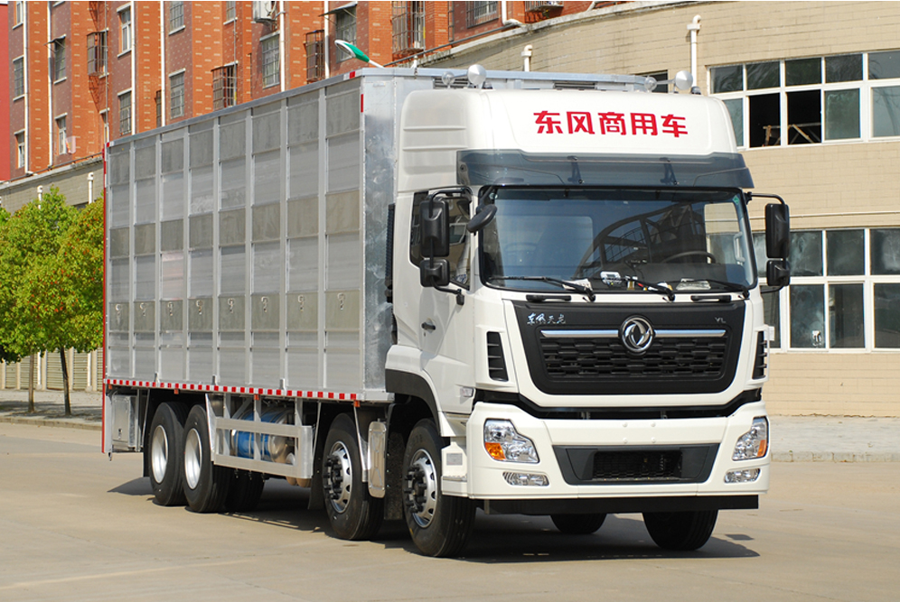 Четырехосный транспорт для перевозки скота Dongfeng Kinland