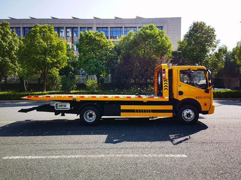 Лёгкий эвакуатор Dongfeng Dolica D6 (синий номерной знак)