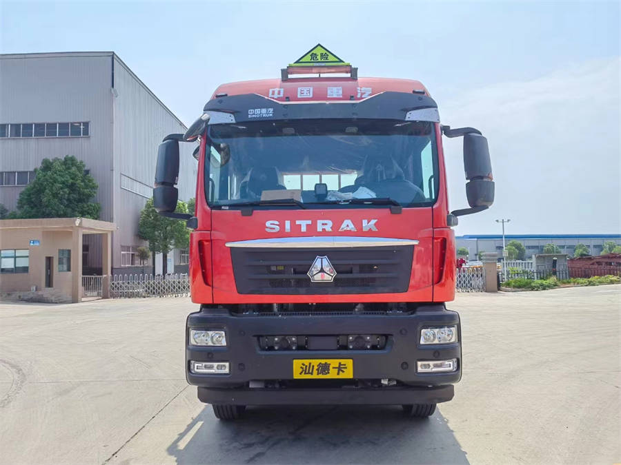 Автомобиль-фургон для перевозки газовых баллонов Sitrak Sinotruk, длина кузова 9,6 м