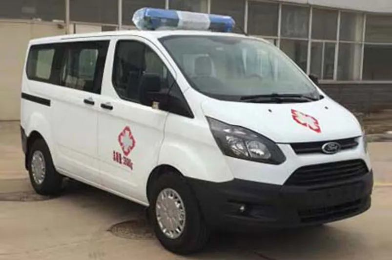 Новый бензиновый автомобиль скорой помощи с короткой осью